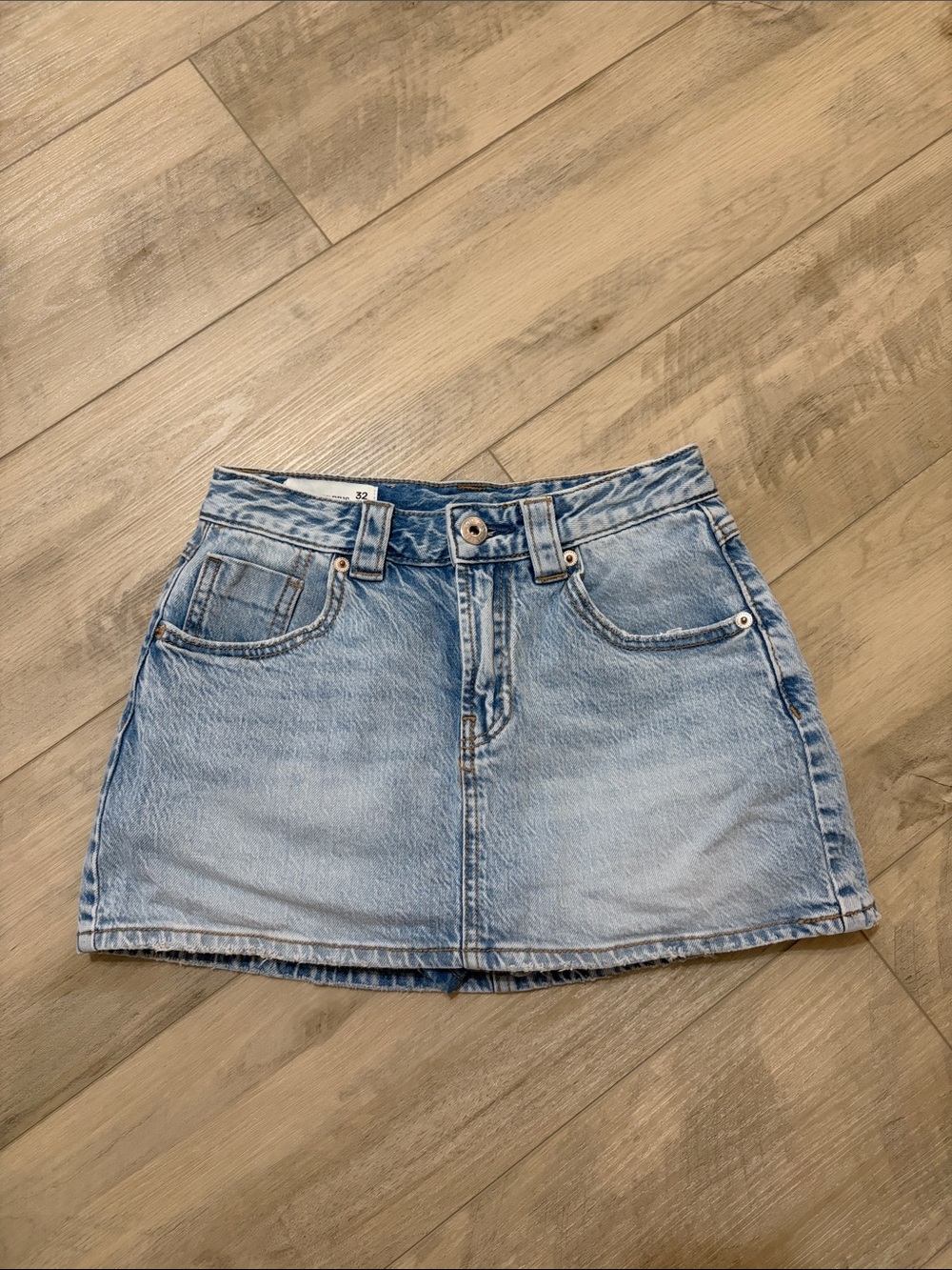 stradivarius light blue denim mini skort